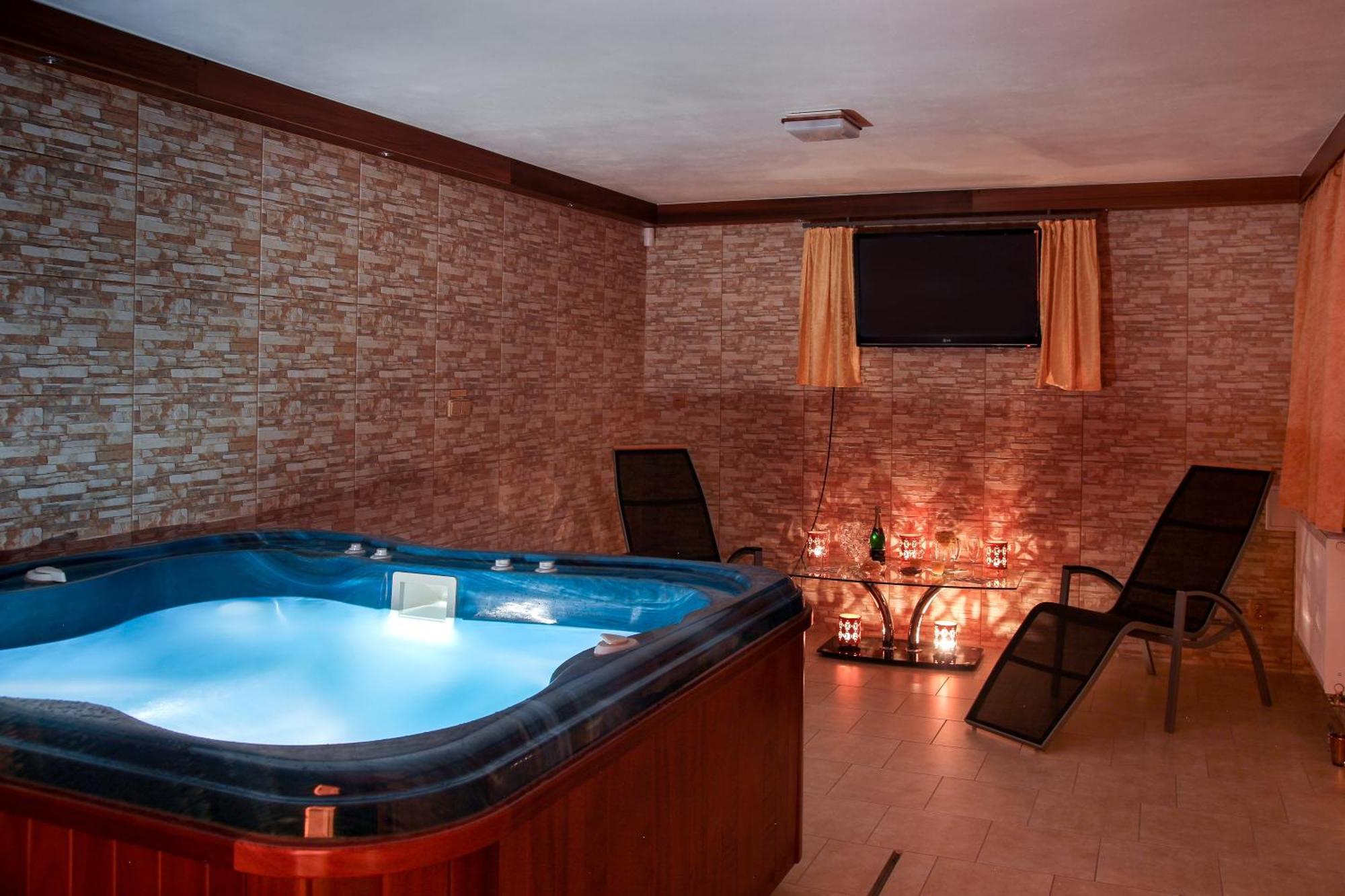 Wellness Penzion Palice Jindřichŭv Hradec Exterior foto
